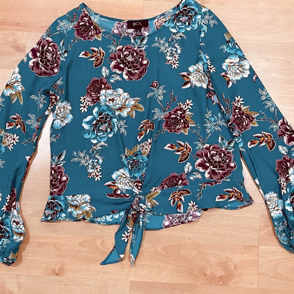 EUC BCX floral top size M